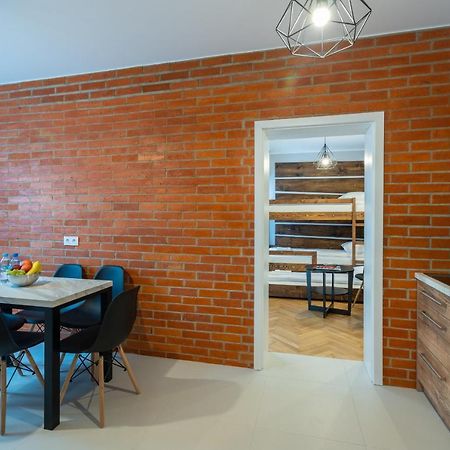 Modern Apartments In Centrum Вадовице Екстериор снимка